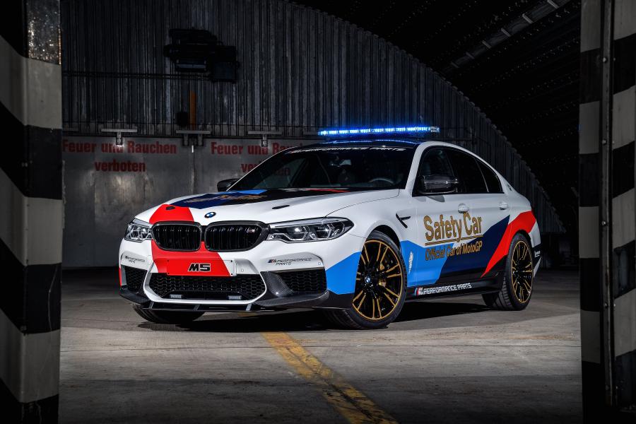  BMW M5 MotoGP Safety Car (F90) 2018 года  (фото 8 из 56)
